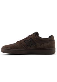 Buty męskie New Balance Numeric UN480CHC – brązowe. Kolor: brązowy. Materiał: materiał, zamsz, syntetyk, dresówka, guma, skóra. Szerokość cholewki: normalna. Wzór: nadruk. Sport: bieganie #6