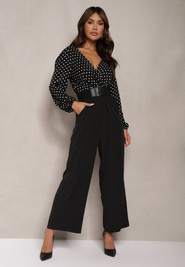 Renee - Czarny Kombinezon z Szeroką Nogawką i Kopertowym Dekoltem Dodatkowo Pasek Klerda. Kolor: czarny. Materiał: skóra. Styl: elegancki