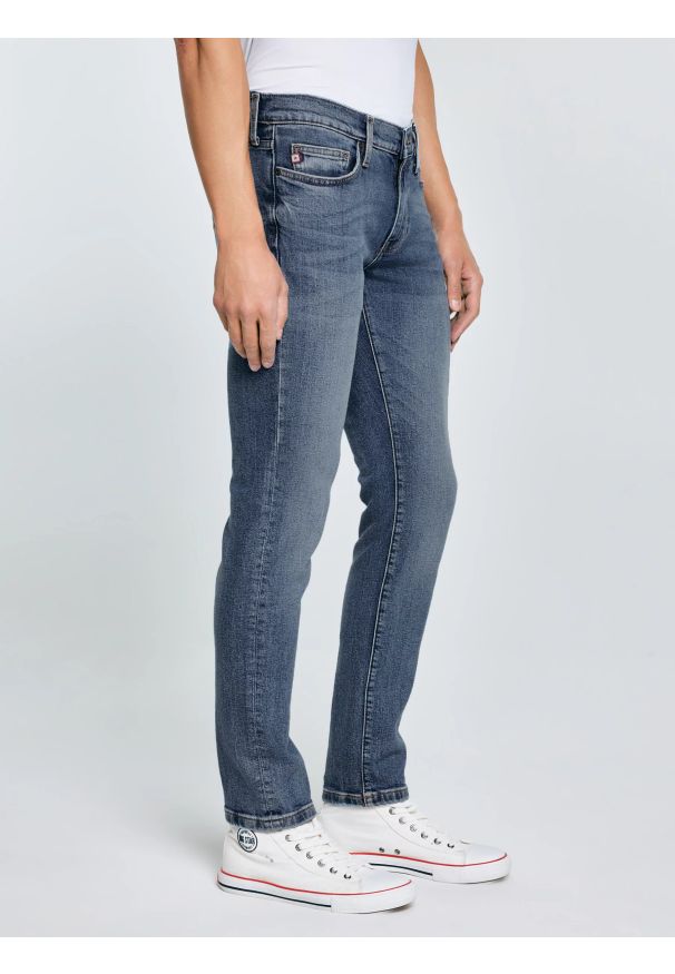 Big-Star - Jeansy męskie dopasowane niebieskie Terry Slim 331. Okazja: na co dzień. Stan: obniżony. Kolor: niebieski. Styl: casual, elegancki, klasyczny