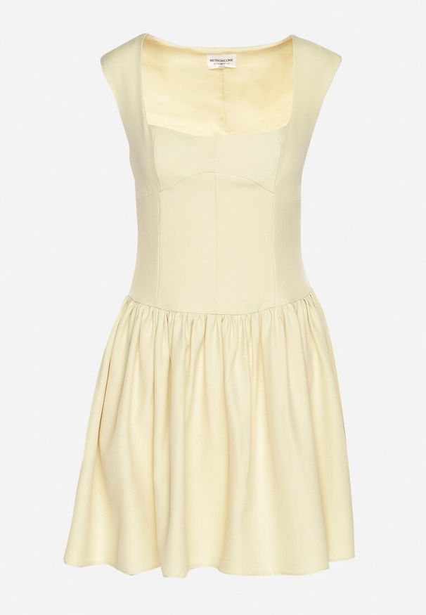 Born2be - Żółta Rozkloszowana Sukienka Ozdobiona Kwadratowym Dekoltem Halelira. Okazja: na co dzień. Typ kołnierza: dekolt kwadratowy. Kolor: żółty. Materiał: jeans. Wzór: aplikacja. Sezon: wiosna. Typ sukienki: proste, rozkloszowane. Styl: elegancki, klasyczny, casual