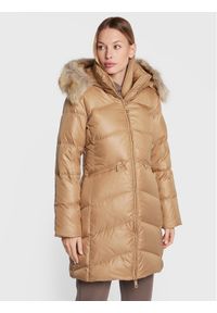 Calvin Klein Płaszcz zimowy Essential K20K204953 Beżowy Regular Fit. Kolor: beżowy. Materiał: syntetyk. Sezon: zima