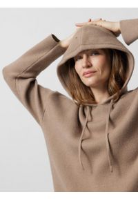 outhorn - Sweter z wiskozą damski - brązowy. Typ kołnierza: kaptur. Kolor: brązowy. Materiał: wiskoza. Wzór: gładki #6