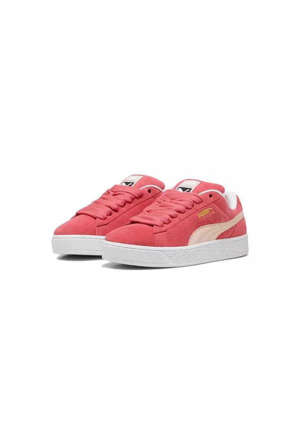 Buty do chodzenia damskie Puma Suede Xl. Zapięcie: sznurówki. Kolor: czerwony, różowy, biały, wielokolorowy. Materiał: zamsz. Szerokość cholewki: normalna. Model: Puma Suede. Sport: turystyka piesza