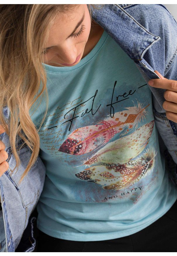 bonprix - T-shirt z nadrukiem w pióra. Kolor: niebieski. Wzór: nadruk