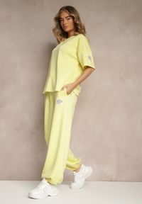 Renee - Żółty Komplet Dresowy z Wiskozą T-shirt i Joggery Zdobione Naszywkami Idareia. Kolor: żółty. Materiał: wiskoza, dresówka. Wzór: aplikacja #4