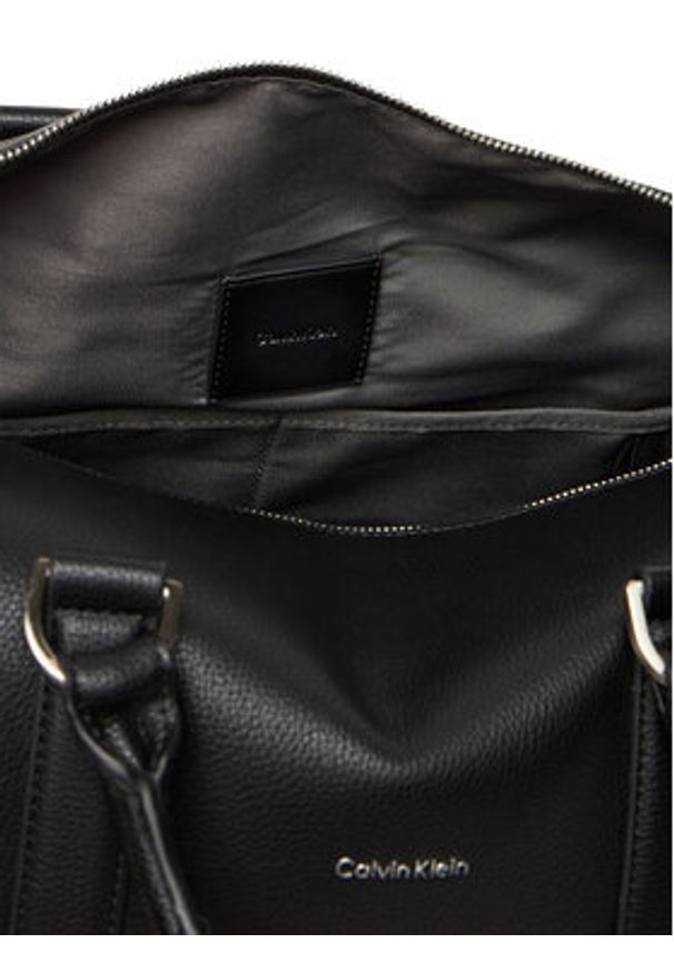 Calvin Klein Torba Raised Duffle LV04D3158G Czarny. Kolor: czarny. Materiał: skóra