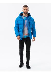 Ombre Clothing - Mocno ocieplana pikowana kurtka męska z raglanowym rękawem – niebieska V2 OM-JAHP-0178 - XXL. Typ kołnierza: kołnierzyk stójkowy. Kolor: niebieski. Materiał: guma, materiał, syntetyk. Długość rękawa: raglanowy rękaw. Wzór: aplikacja #2