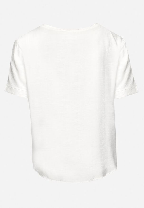 Born2be - Biała Bawełniana Bluzka T-shirt z Krótkim Rękawem z Nadrukiem i Guzikami Fiomara. Okazja: do pracy. Kolor: biały. Materiał: bawełna. Długość rękawa: krótki rękaw. Długość: krótkie. Wzór: nadruk