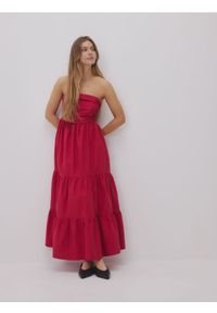 Reserved - Sukienka maxi z falbanami - czerwony. Kolor: czerwony. Materiał: tkanina, bawełna. Długość: maxi #1