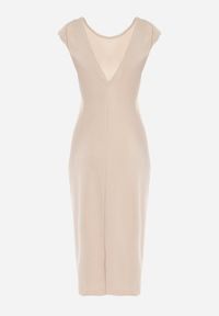 Born2be - Beżowa Taliowana Sukienka Bez Rękawów z Ozdobnym Marszczeniem Lunala. Okazja: na co dzień. Kolor: beżowy. Materiał: skóra. Długość rękawa: bez rękawów. Styl: casual #2