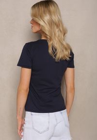 Renee - Granatowy T-shirt z Bawełny z Nadrukiem o Metalicznym Połysku Abiana. Okazja: na co dzień. Kolor: niebieski. Materiał: bawełna. Wzór: nadruk. Styl: casual, elegancki, wizytowy #5