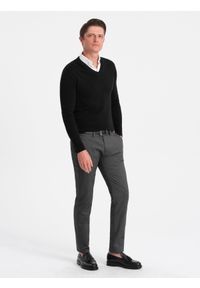 Ombre Clothing - Sweter męski z dekoltem "w serek" z koszulowym kołnierzykiem - czarny V1. Typ kołnierza: kołnierzyk koszulowy, dekolt w serek. Kolor: czarny. Materiał: nylon, materiał, bawełna. Styl: klasyczny #2