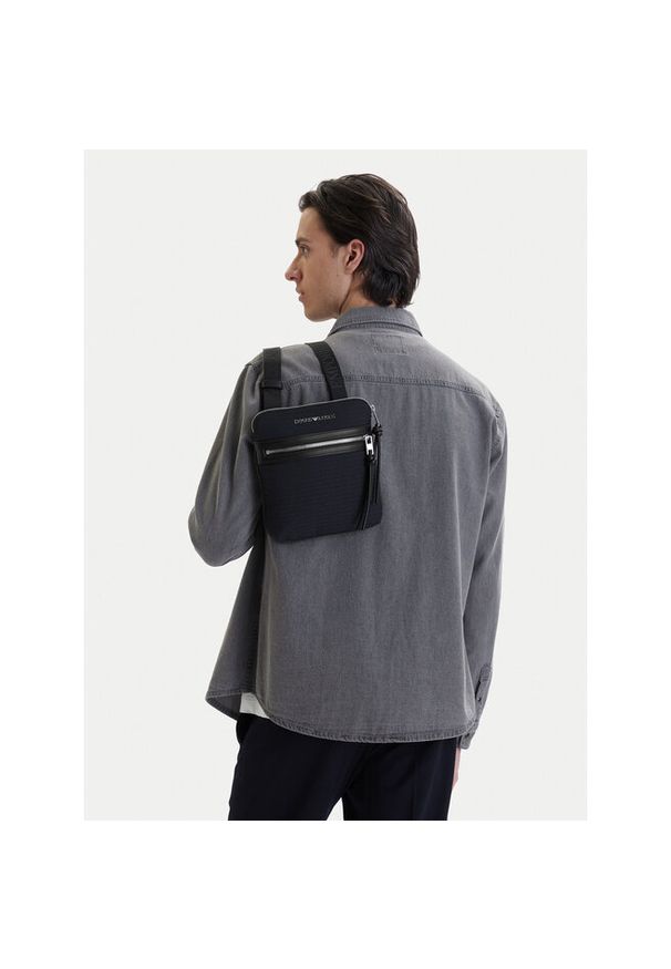 Saszetka Emporio Armani. Kolor: niebieski