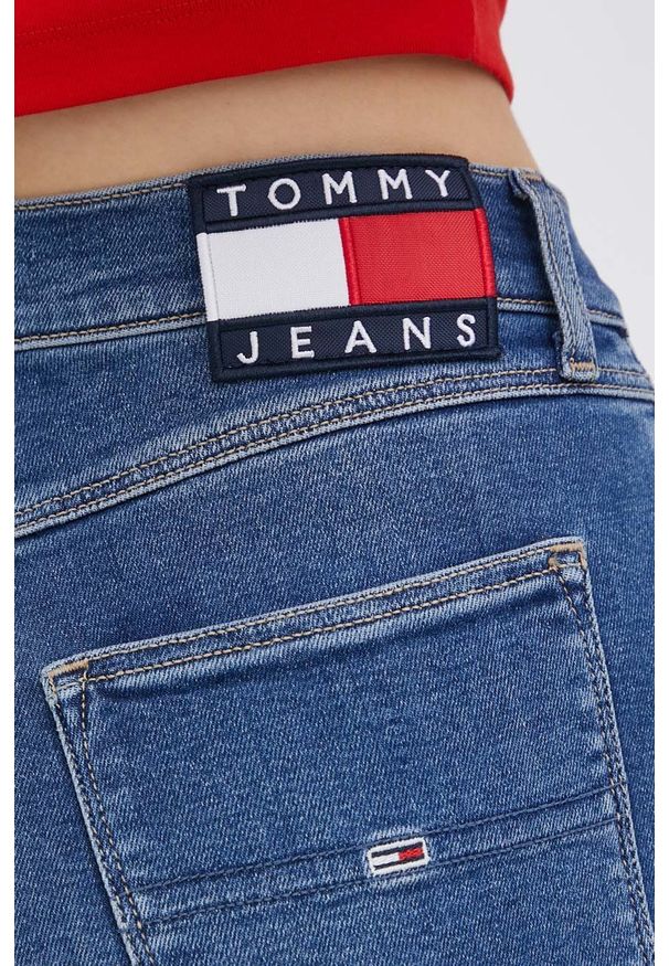 Tommy Jeans jeansy MELANY CE636 damskie high waist. Stan: podwyższony. Kolor: niebieski