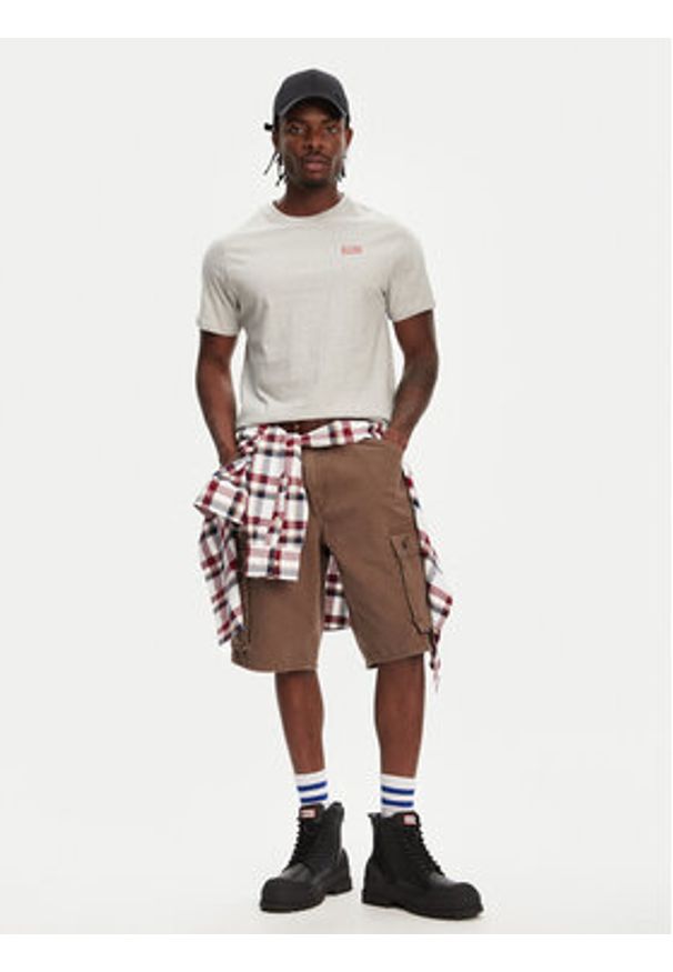 Hunter T-Shirt Tavish HARM0082251 Szary Regular Fit. Kolor: szary. Materiał: bawełna