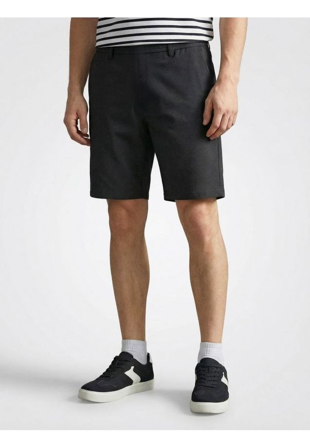 Sinsay - Szorty basic - czarny. Kolor: czarny