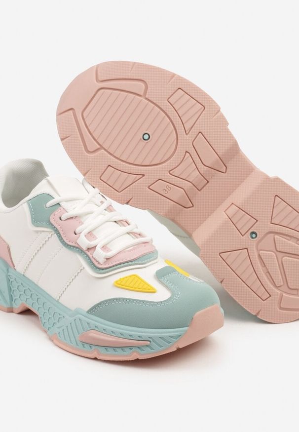 Born2be - Biało-Zielone Sneakersy Streetwearowe z Kontrastowymi Przeszyciami Ilirenas. Okazja: na co dzień. Kolor: biały