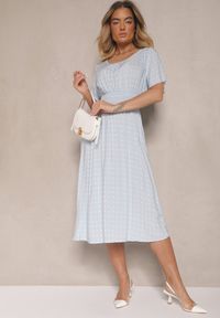 Renee - Jasnoniebieska Bawełniana Sukienka o Rozkloszowanym Fasonie w Kropki Tolimirae. Okazja: na co dzień. Kolor: niebieski. Materiał: bawełna. Długość rękawa: krótki rękaw. Wzór: kropki. Sezon: lato. Typ sukienki: rozkloszowane. Styl: casual #5
