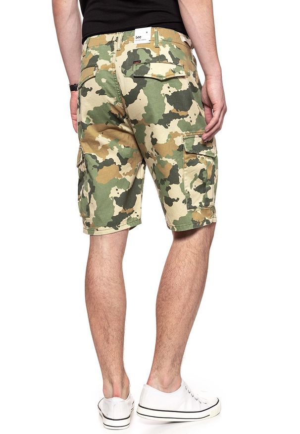 Lee - SPODENKI LEE FATIGUE SHORTS CAMOUFLAGE L73BCW03 112120343. Materiał: materiał. Wzór: aplikacja, moro
