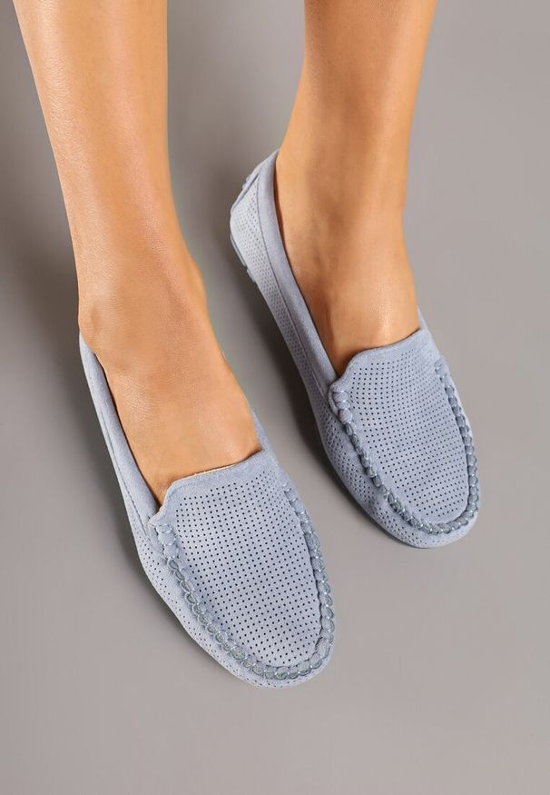 Born2be - Jasnoniebieskie Mokasyny o Klasycznym Fasonie z Przeszyciem Elisame. Kolor: niebieski. Styl: klasyczny