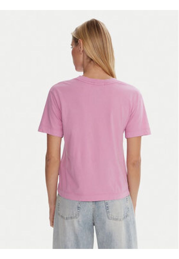Quiksilver T-Shirt Essential EQWZT03196 Fioletowy Regular Fit. Kolor: fioletowy. Materiał: bawełna