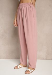 Renee - Różowe Spodnie z Bawełną o Szerokim Kroju High Waist Fanelithia. Okazja: na co dzień. Stan: podwyższony. Kolor: różowy. Materiał: bawełna. Styl: casual #5