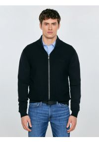 Big-Star - Sweter męski rozpinany ze stójką czarny Anton 906. Okazja: na co dzień. Typ kołnierza: kołnierzyk stójkowy. Kolor: czarny. Materiał: bawełna, dzianina. Wzór: haft, ze splotem. Styl: sportowy, klasyczny, casual, elegancki #1