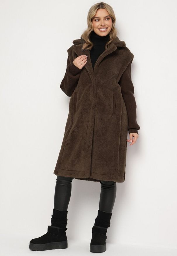 Born2be - Zielony Futrzany Płaszcz z Dzianinowymi Rękawami Ravienna. Okazja: na co dzień. Kolor: zielony. Materiał: dzianina, futro. Styl: elegancki, casual