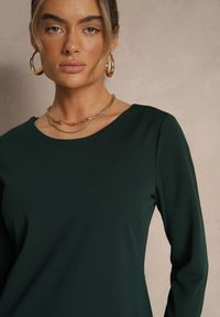 Renee - Zielona Sukienka o Trapezowym Kroju z Dłuższym Tyłem Gemivra. Okazja: na co dzień, na spacer. Kolor: zielony. Typ sukienki: trapezowe. Styl: klasyczny, casual #3