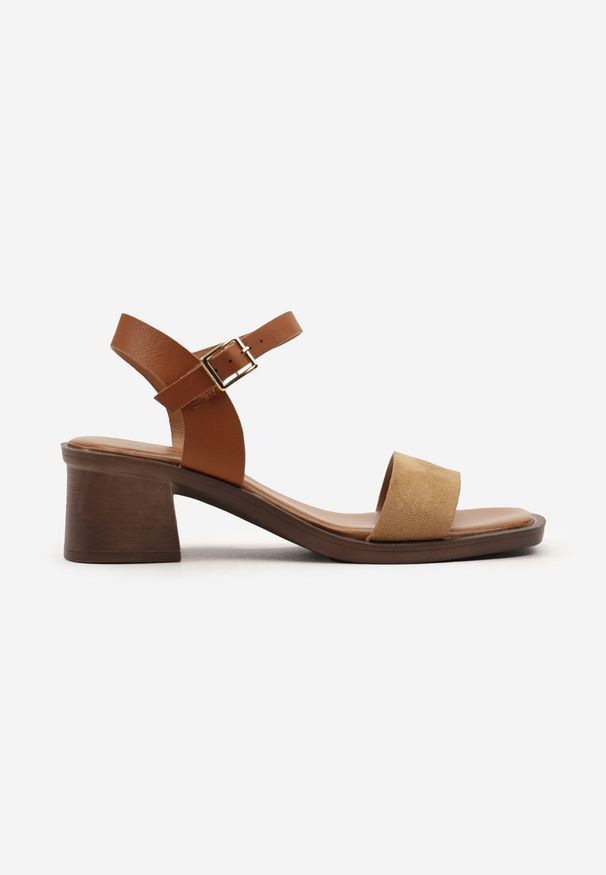 Renee - Brązowe Sandały Boho z Imitacją Drewna na Obcasie i Podeszwie Effioma. Zapięcie: klamry. Kolor: brązowy. Sezon: lato. Obcas: na obcasie. Styl: boho. Wysokość obcasa: średni