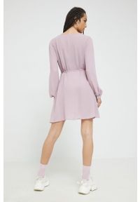 JDY sukienka kolor fioletowy mini rozkloszowana. Kolor: fioletowy. Materiał: tkanina. Długość rękawa: długi rękaw. Typ sukienki: rozkloszowane. Długość: mini