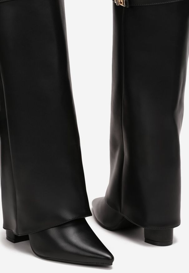 Born2be - Czarne Kozaki ze Szpiczastym Noskiem i Wywiniętą Cholewką Quirina. Nosek buta: szpiczasty. Zapięcie: zamek. Kolor: czarny. Szerokość cholewki: normalna. Materiał: skóra, materiał. Sezon: zima. Obcas: na obcasie. Styl: klasyczny. Wysokość obcasa: średni