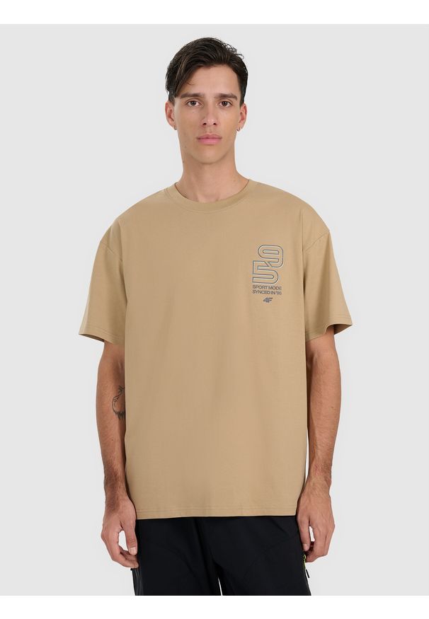4f - 4F T-shirt oversize z nadrukiem męski - beżowy M. Kolor: beżowy. Materiał: skóra, materiał. Wzór: nadruk