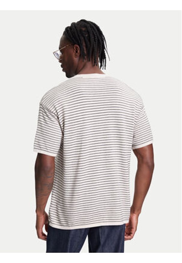 United Colors of Benetton - United Colors Of Benetton T-Shirt 1195K109V Beżowy Relaxed Fit. Kolor: beżowy. Materiał: bawełna