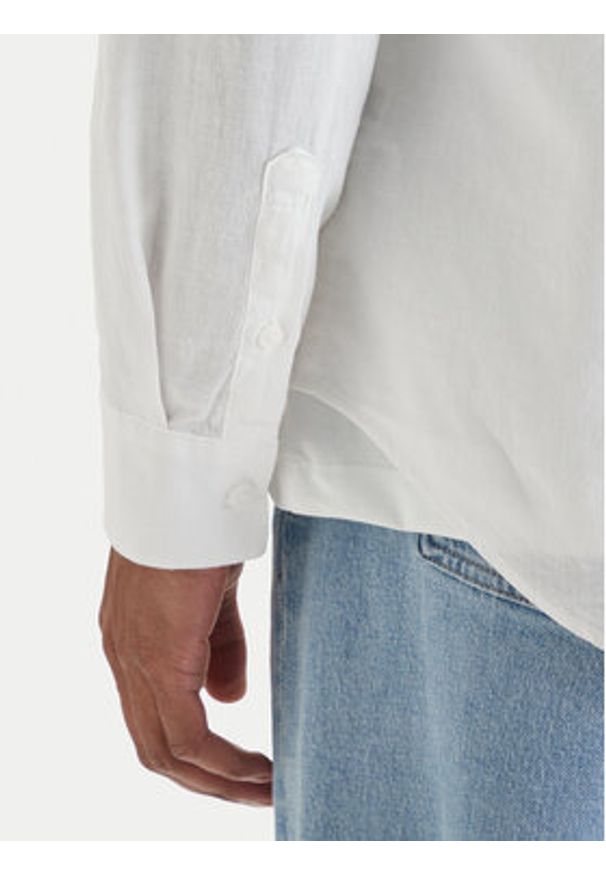 Calvin Klein Jeans Koszula LV04RF121G Biały Regular Fit. Kolor: biały. Materiał: wiskoza