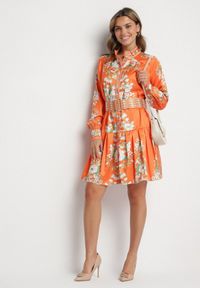 Born2be - Pomarańczowa Sukienka Koszulowa w Kwiatowy Wzór z Bufiastymi Rękawami i Paskiem Aladira. Okazja: na co dzień. Kolor: pomarańczowy. Wzór: kwiaty. Typ sukienki: koszulowe. Styl: casual, elegancki #2