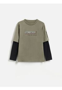 Reserved - Longsleeve z nadrukiem - zielony. Kolor: zielony. Materiał: bawełna, dzianina. Długość rękawa: długi rękaw. Wzór: nadruk #1