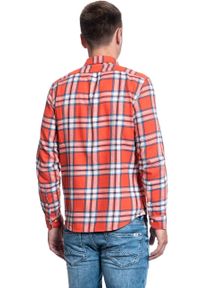 Lee - KOSZULA LEE BUTTON DOWN REGULAR LAVA RED L880ZJAF. Okazja: na co dzień. Typ kołnierza: button down. Długość rękawa: długi rękaw. Długość: długie. Styl: casual #5