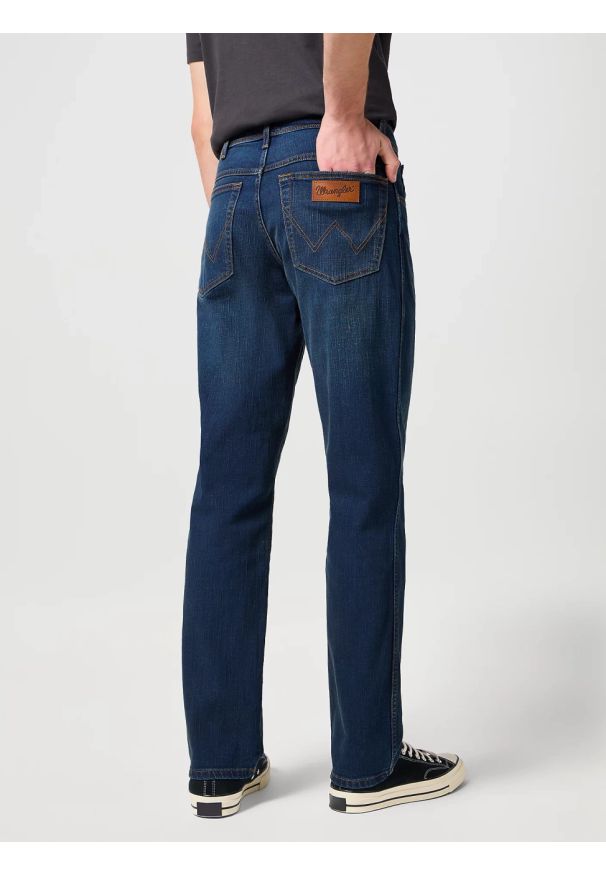 Wrangler - WRANGLER TEXAS STRETCH VINTAGE TINT W12183947 112126063. Stan: podwyższony. Styl: vintage
