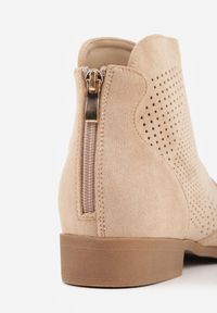 Renee - Beżowe Botki Vices z Ekozamszu z Ażurową Cholewką Selianae. Okazja: na co dzień, do pracy. Nosek buta: szpiczasty. Kolor: beżowy. Szerokość cholewki: normalna. Wzór: ażurowy. Materiał: dzianina. Obcas: na obcasie. Styl: casual, elegancki, klasyczny. Wysokość obcasa: średni #9