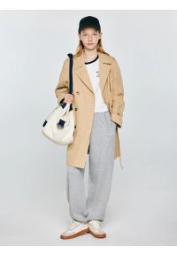 Big-Star - Spodnie dziewczęce dresowe jasnoszare Monara 901. Okazja: na co dzień. Kolor: szary. Materiał: dresówka. Wzór: aplikacja, haft. Styl: sportowy, casual, młodzieżowy #2