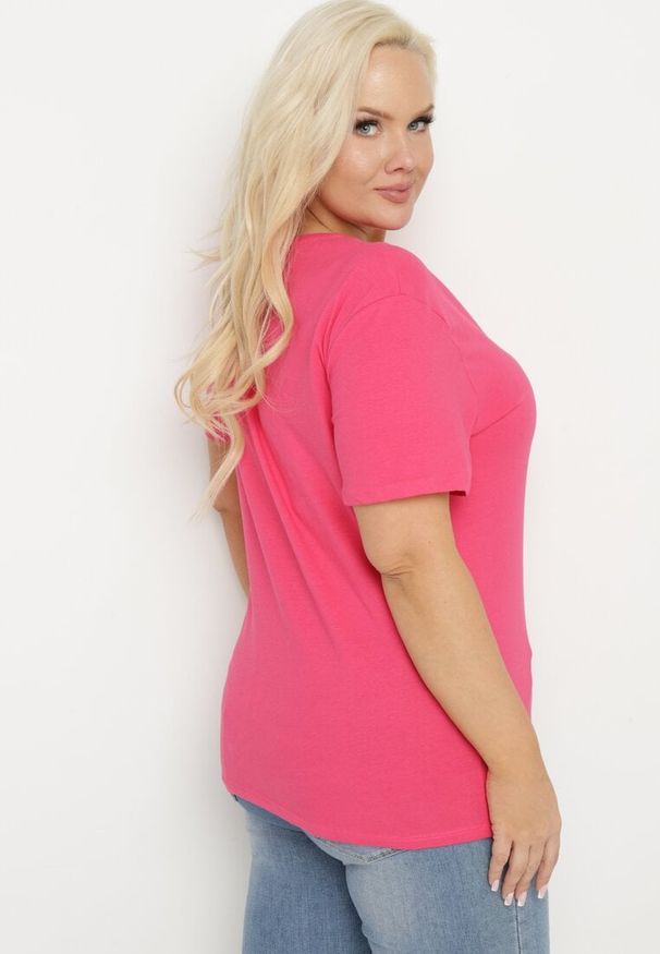 Born2be - Różowy Bawełniany T-shirt z Trójkątnym Dekoltem Nusalia. Okazja: na spacer. Kolor: różowy. Materiał: bawełna. Sezon: wiosna, lato