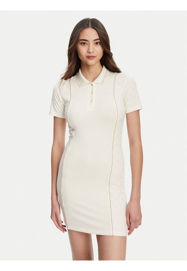 Guess Sukienka dzianinowa V5YK00 KCX12 Écru Regular Fit. Materiał: wiskoza