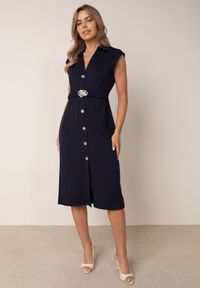 Born2be - Granatowa Sukienka z Wiskozy z Elastycznym Paskiem Ozdobną Klamrą i Guzikami Alcerine. Kolor: niebieski. Materiał: wiskoza. Styl: elegancki, klasyczny #1