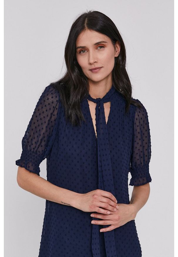 DKNY - Dkny - Sukienka. Kolor: niebieski. Materiał: tkanina. Długość rękawa: krótki rękaw. Wzór: gładki. Typ sukienki: rozkloszowane