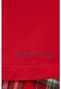 TOMMY HILFIGER - Tommy Hilfiger Szlafrok kolor czerwony. Kolor: czerwony. Materiał: dzianina, materiał, wiskoza