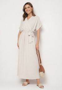 Born2be - Beżowa Sukienka z Bawełną i Ozdobnym Paskiem Lunistra. Okazja: na co dzień. Kolor: beżowy. Materiał: bawełna. Wzór: aplikacja. Styl: klasyczny, casual, elegancki #1