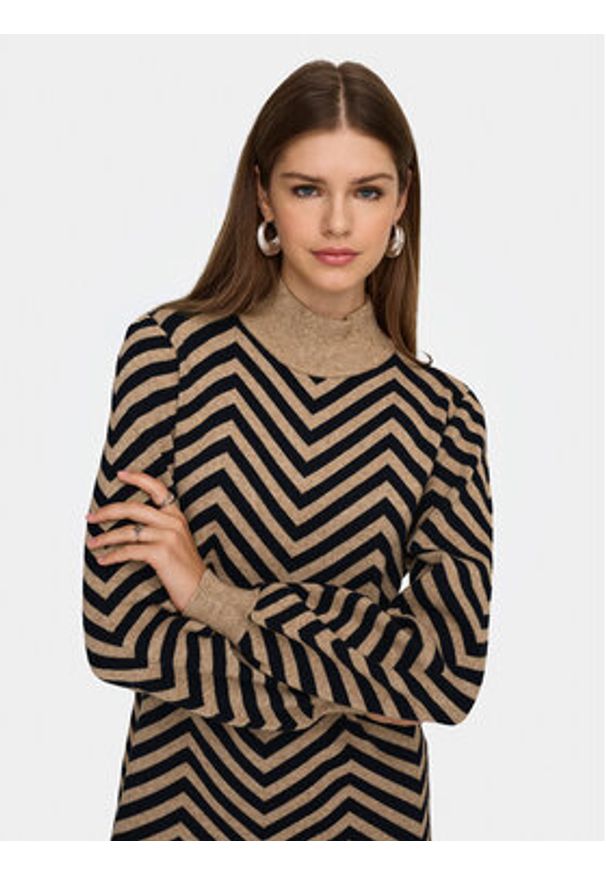 only - ONLY Sukienka dzianinowa Julia 15366284 Brązowy Regular Fit. Kolor: brązowy. Materiał: syntetyk