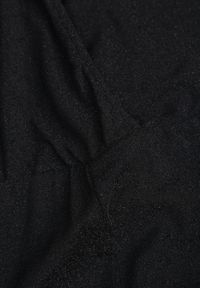 Renee - Czarny Kombinezon z Błyszczącą Nicią i Kopertową Górą Relfe. Kolor: czarny. Styl: elegancki #5