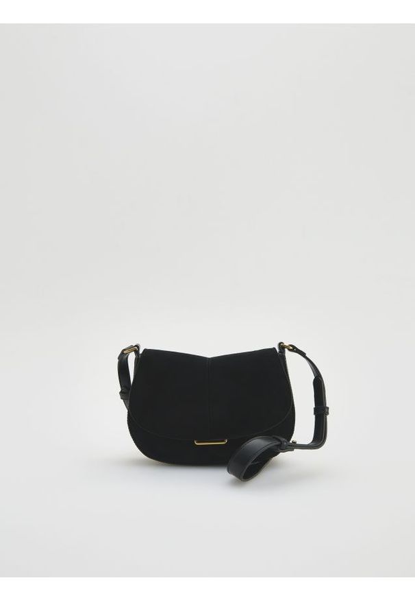 Reserved - Torebka crossbody - czarny. Kolor: czarny. Materiał: zamszowe. Styl: klasyczny